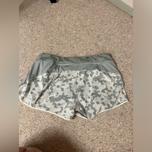 Athleta camo shorts - Picture 2 of 7